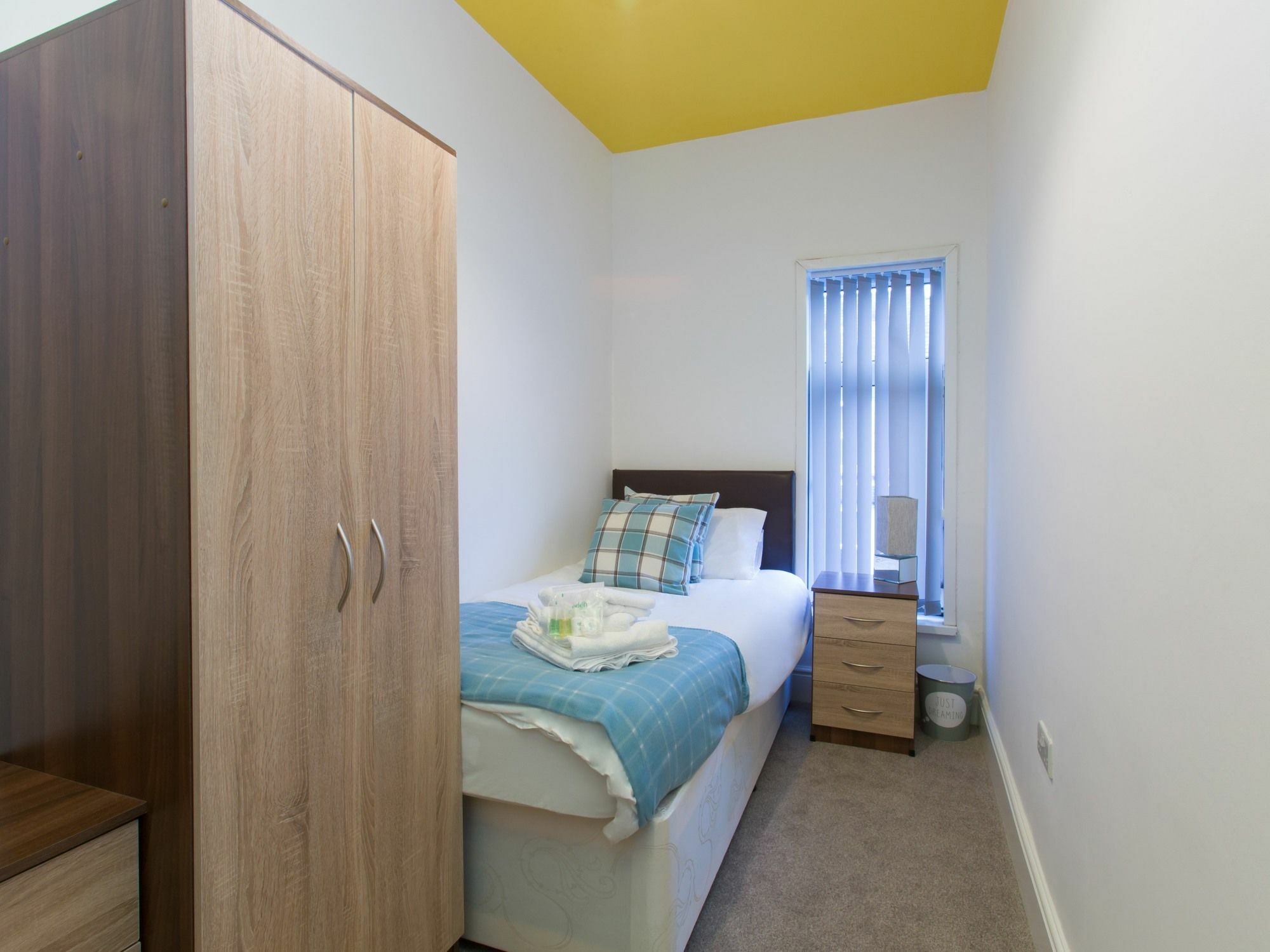 Bed and Breakfast Townhouse @ West Avenue Кру Экстерьер фото